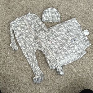 Posh peanut newborn set